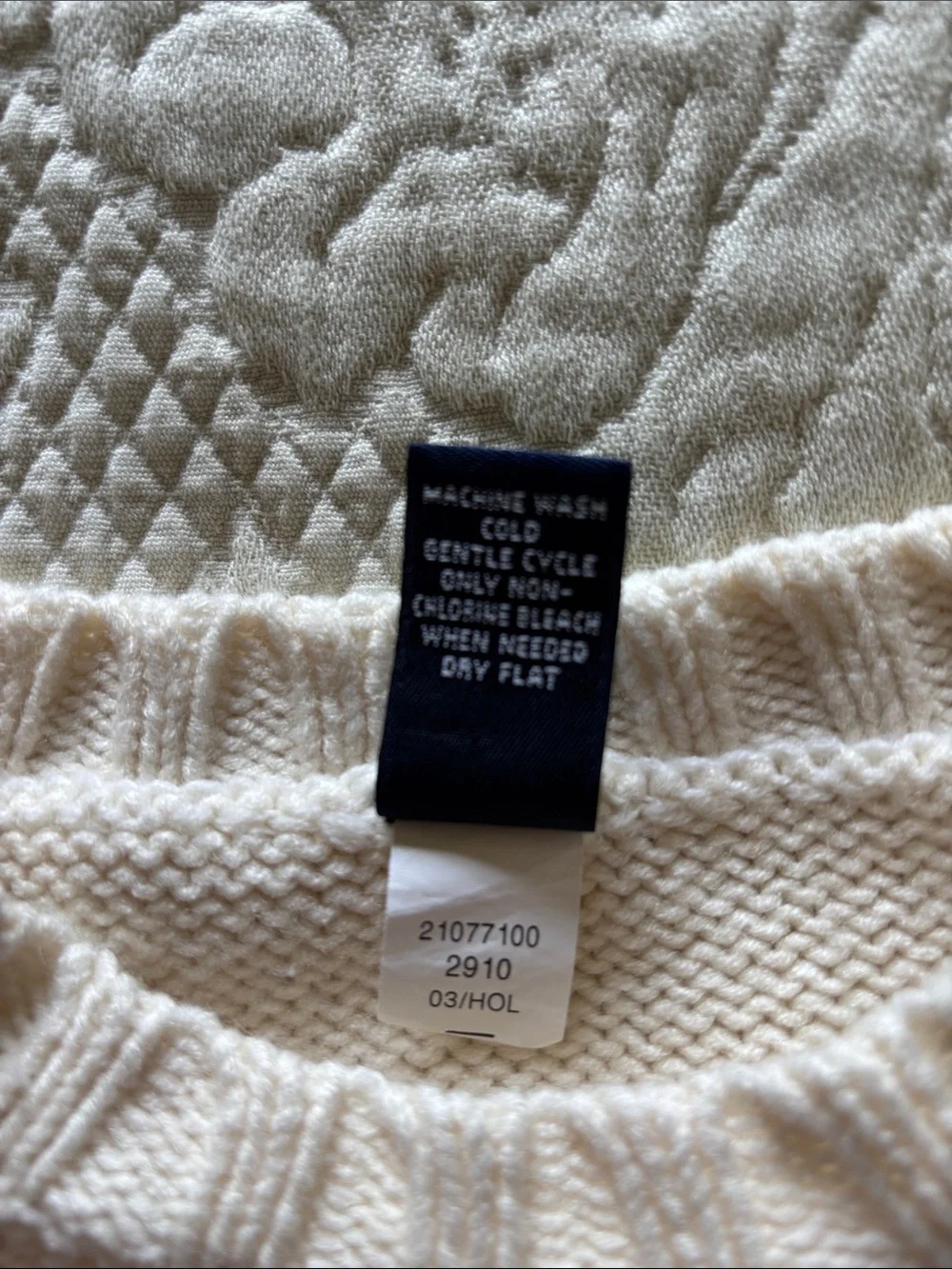 GAP Off-White Cable Knit Crewneck Sweater